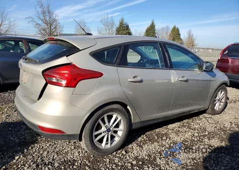2015 Ford Focus Se z USA, uszkodzony, nr VIN 1FADP3K21FL262474